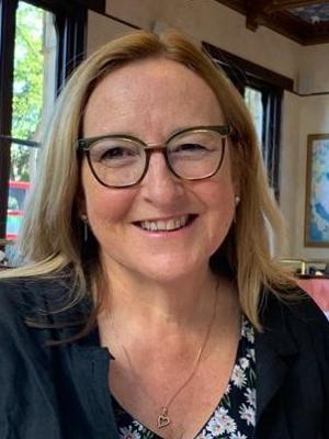 Dawn Brooker headshot 2022 (2)